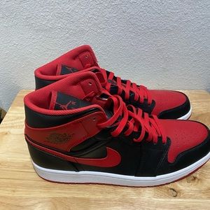 Nike Air Jordan 1 Mid Alternate Bred Chicago DQ8426-060 Men’s size 12